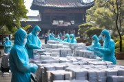 苏州疫情防控期间，口罩需求量大，苏州政府如何及时满足需求？